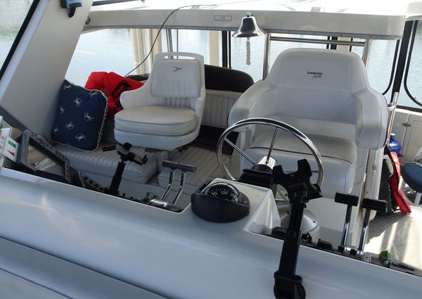 Carver 440-AFT-CABIN-MOTOR-YACHT image