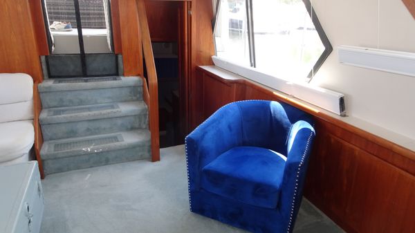 Carver 440-AFT-CABIN-MOTOR-YACHT image