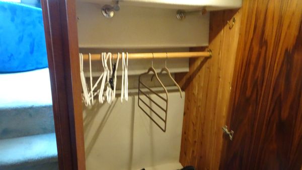 Carver 440-AFT-CABIN-MOTOR-YACHT image