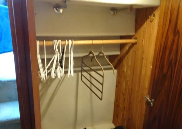 Carver 440-AFT-CABIN-MOTOR-YACHT image