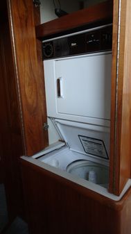 Carver 440-AFT-CABIN-MOTOR-YACHT image