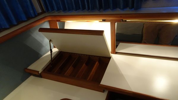 Carver 440-AFT-CABIN-MOTOR-YACHT image