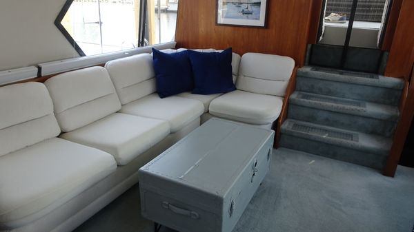 Carver 440-AFT-CABIN-MOTOR-YACHT image