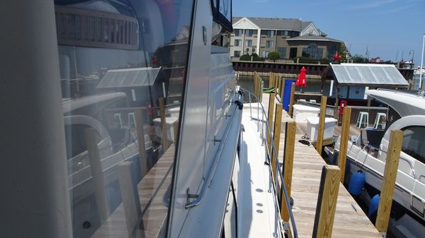 Carver 440-AFT-CABIN-MOTOR-YACHT image