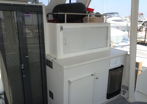 Carver 440-AFT-CABIN-MOTOR-YACHT image