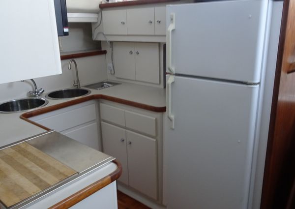 Carver 440-AFT-CABIN-MOTOR-YACHT image