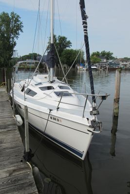 Hunter 326 - main image