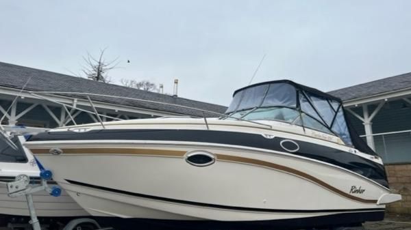 Rinker 250 Fiesta Vee