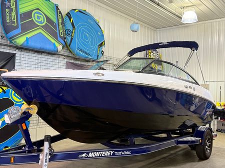 Monterey M205-FAMILY-BOWRIDER image