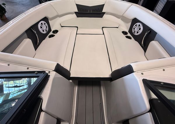 Monterey M205-FAMILY-BOWRIDER image