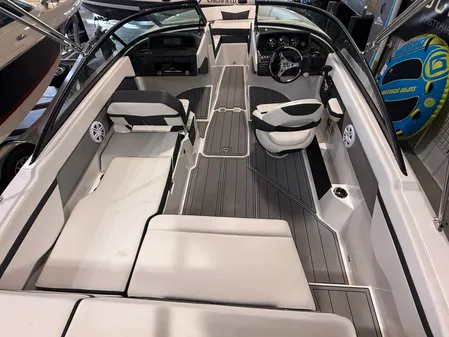 Monterey M205-FAMILY-BOWRIDER image