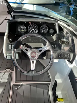 Monterey M205-FAMILY-BOWRIDER image