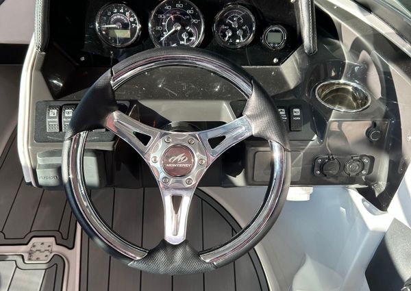 Monterey M205-FAMILY-BOWRIDER image