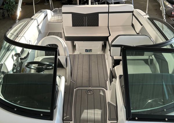 Monterey M205-FAMILY-BOWRIDER image