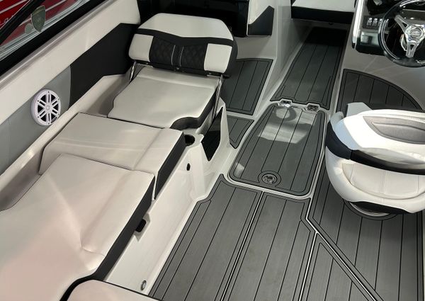 Monterey M205-FAMILY-BOWRIDER image