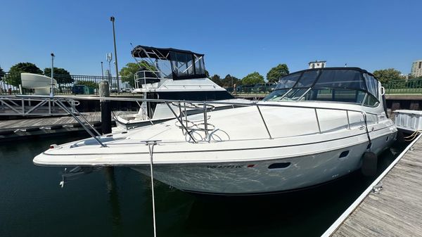 Cruisers Yachts 3375