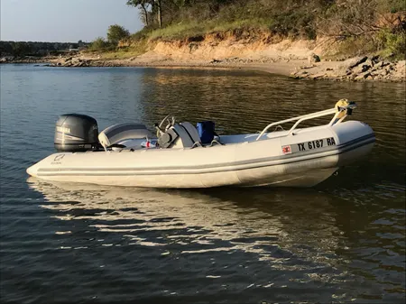 Zodiac Yachtline 420 Deluxe image