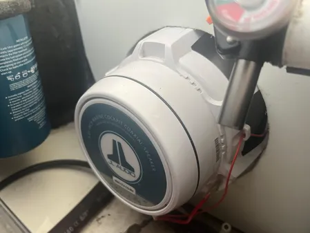 Zodiac Yachtline 420 Deluxe image