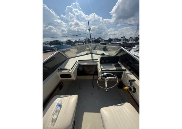 Boston-whaler REVENGE-20 image