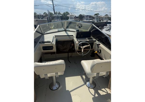 Boston-whaler REVENGE-20 image