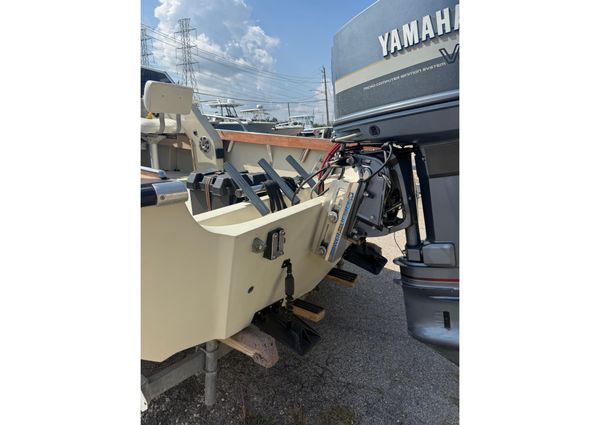 Boston-whaler REVENGE-20 image