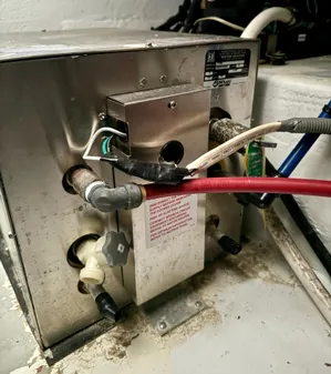 Luhrs 36 Convertible image