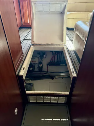 Luhrs 36 Convertible image