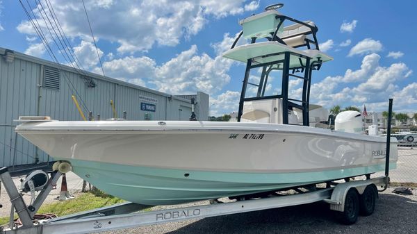 Robalo 246 Cayman