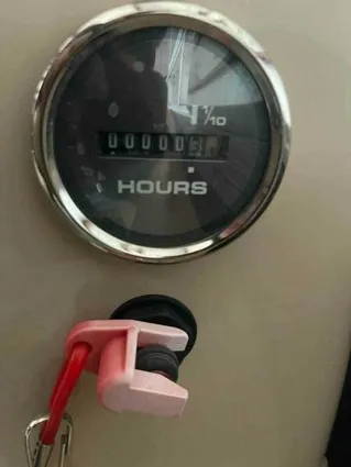 Sun Tracker SportFish 22 DLX image