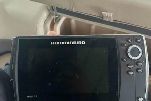 Sun Tracker SportFish 22 DLX image