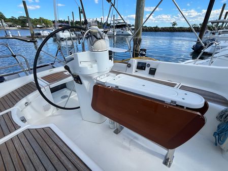 Beneteau 423 image