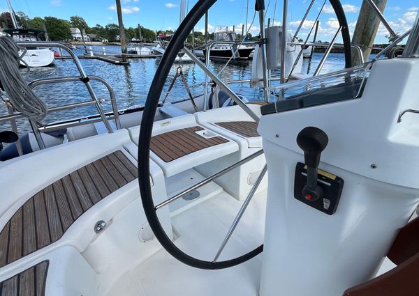 Beneteau 423 image