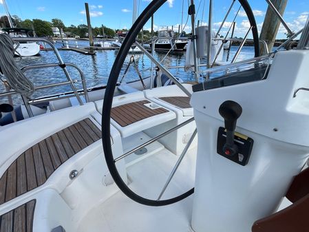 Beneteau 423 image