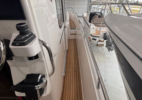 Nimbus COMMUTER-11-MKII-LEGACY-EDITION image