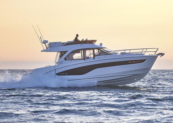 Beneteau ANTARES-12-FLY image