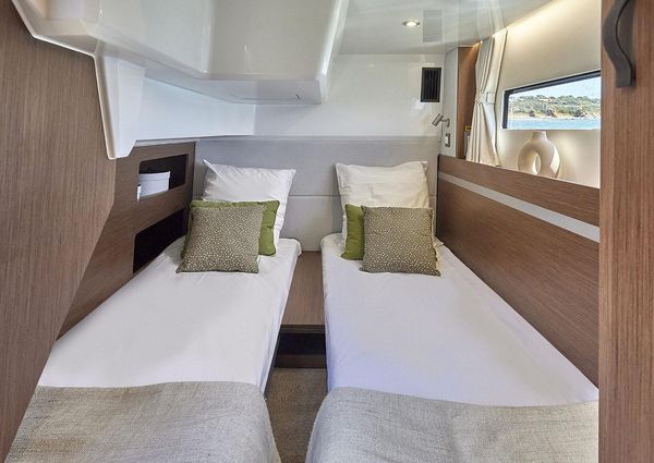 Beneteau ANTARES-12-FLY image