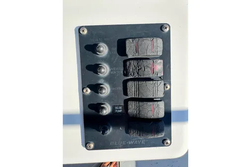 Blue Wave 220 Classic image