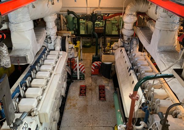Tugboat APPLEDORE-DOG-CLASS-TUG-MT-DEERHOUND image