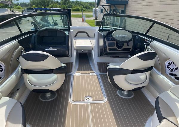 Monterey 224FS-LUXURY-FAMILY-BOWRIDER image