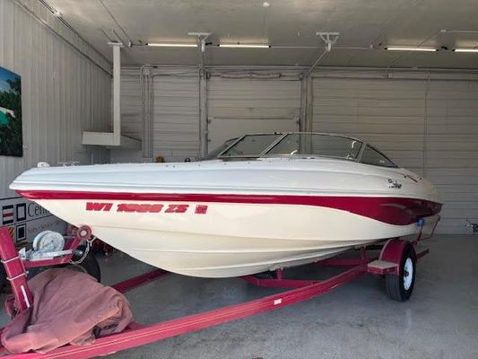 Rinker CAPTIVA-212 - main image