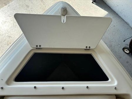 Rinker CAPTIVA-212 image