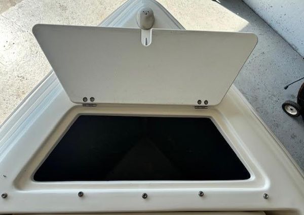 Rinker CAPTIVA-212 image