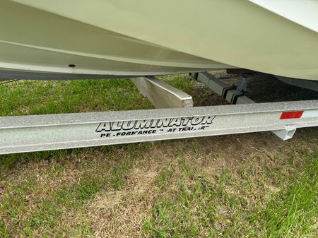 Boston-whaler 21-OUTRAGE image