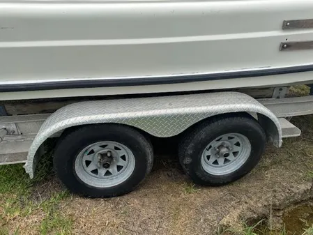 Boston-whaler 21-OUTRAGE image