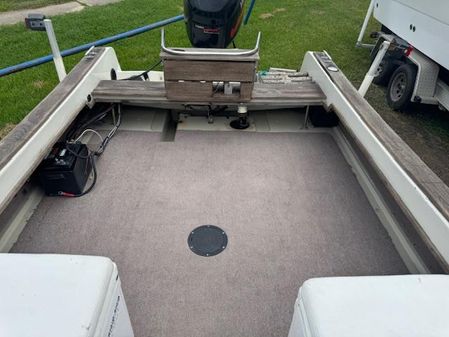 Boston-whaler 21-OUTRAGE image