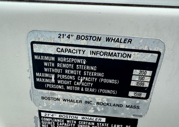 Boston-whaler 21-OUTRAGE image