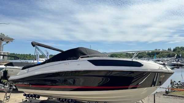 Bayliner VR5 Cuddy