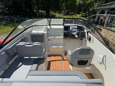 Bayliner VR5-CUDDY image