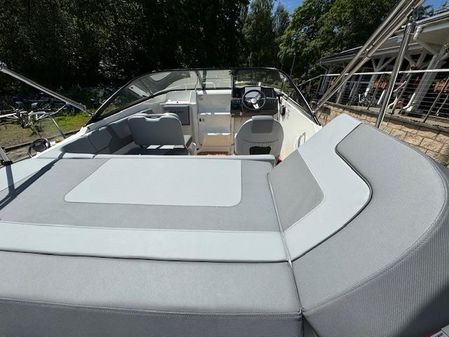 Bayliner VR5-CUDDY image