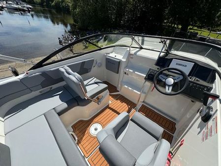 Bayliner VR5-CUDDY image